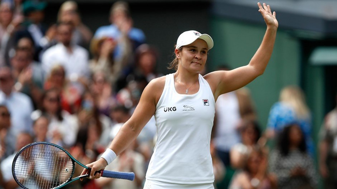 Wimbledon'da şampiyon Ashleigh Barty! Dünya 1 numarasından 2. Grand Slam zaferi
