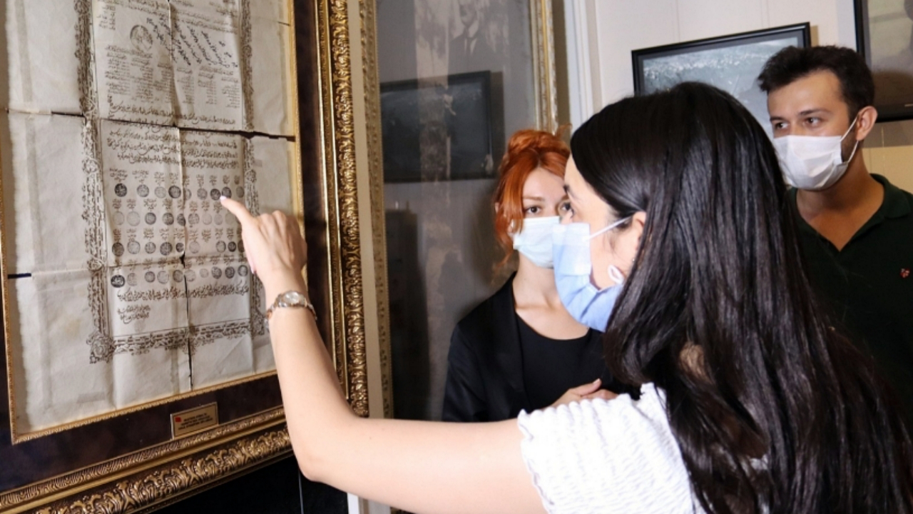 Ukraynalı öğrencilerin Atatürk Müzesi'ne anlamlı ziyareti