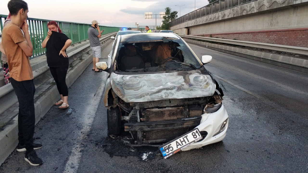 Henüz 1 haftalık olan araç seyir halindeyken alev topuna döndü!