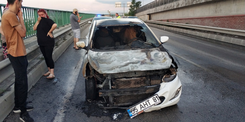 Henüz 1 haftalık olan araç seyir halindeyken alev topuna döndü!