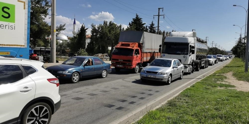 Tatil süresi belli olmadan vatandaşlar yollara düştü