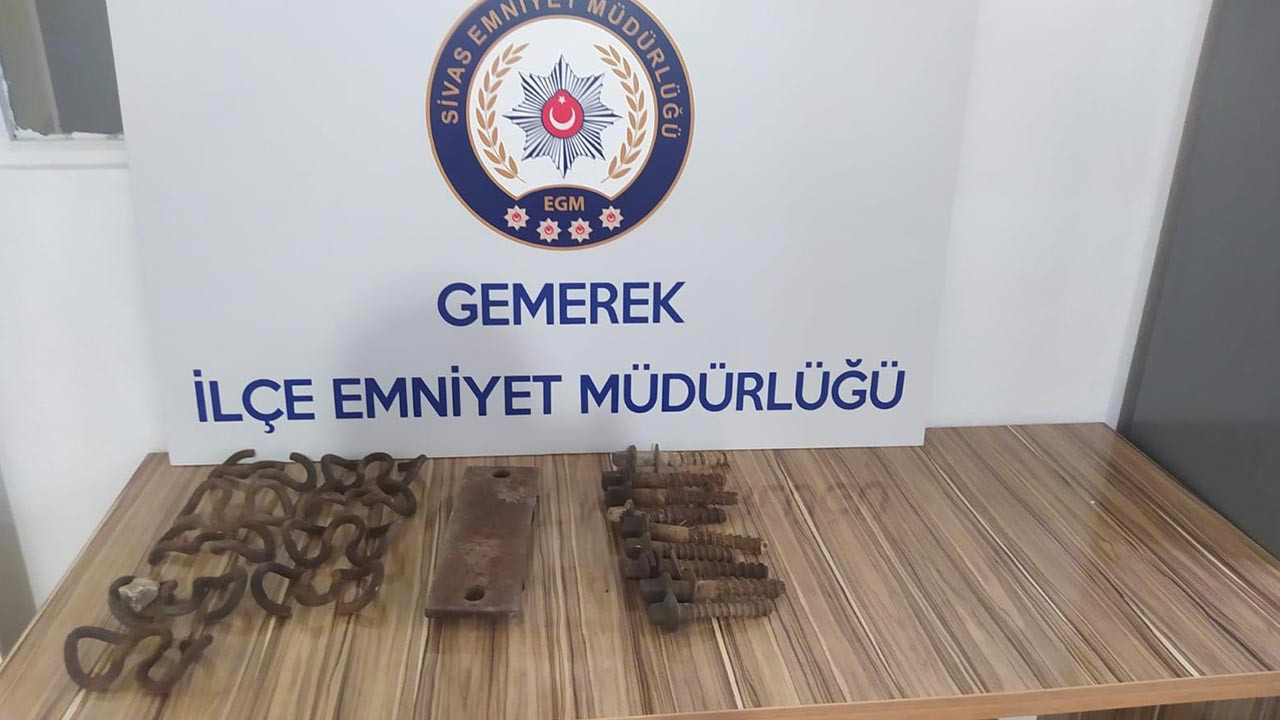 Sivas'ta tren raylarının vidaları çalındı