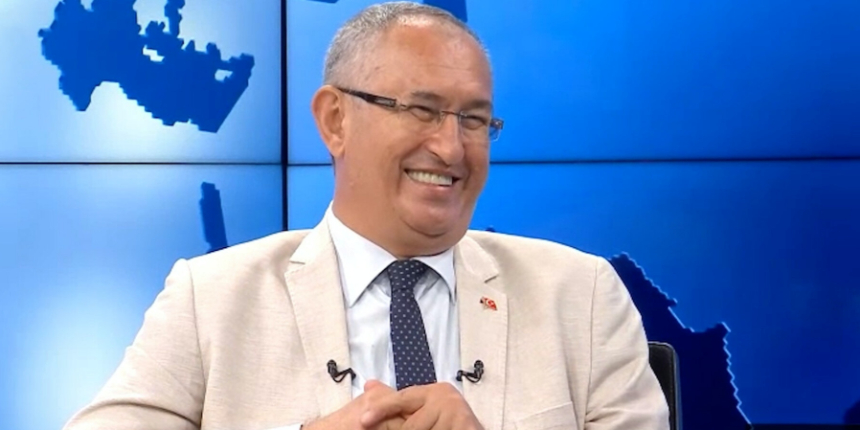 CHP'nin dindarlara yönelik terbiyesizlikleri bitmiyor: "Euro/dolar" diyerek tesbih çekerlermiş!