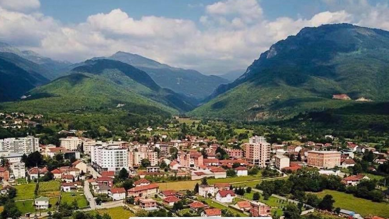 Bin 500 kişi zehirlendi! Acil durum ilan edildi