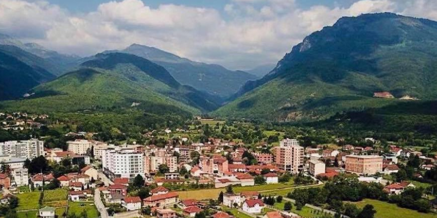 Bin 500 kişi zehirlendi! Acil durum ilan edildi