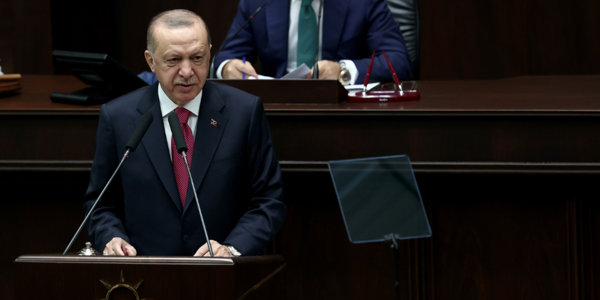 Erdoğan: Karalama kampanyalarını başlarına geçireceğiz