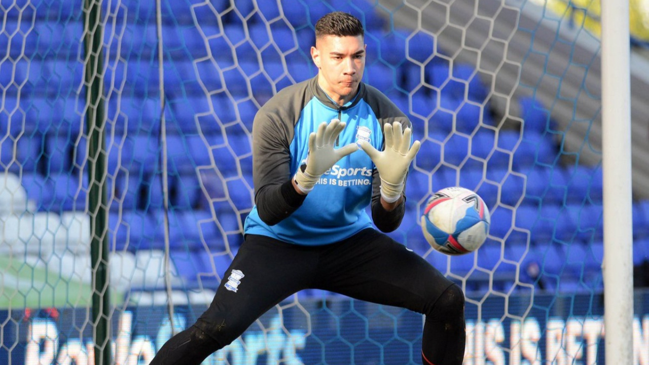 Koronavirüse yakalanan Birmingham City kalecisi Neil Etheridge, hastaneye kaldırıldı