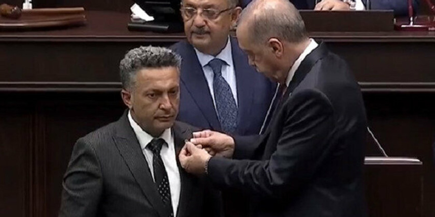 İki belediye başkanı daha AK Parti'ye katıldı