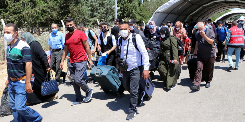 18 bin Suriyeli bayramlaşma yolunda