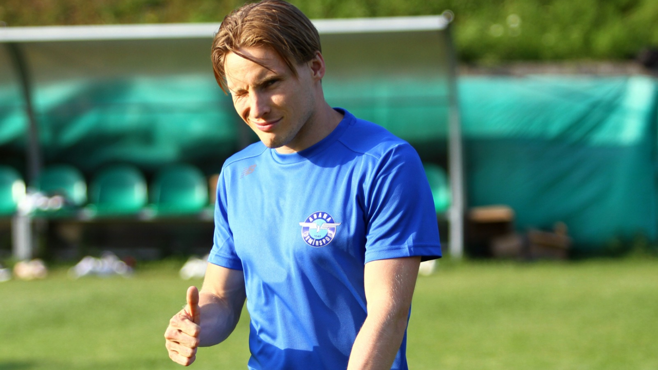 Adana Demirspor'un Norveçli sağ beki Svensson, Fenerbahçe'ye bileniyor