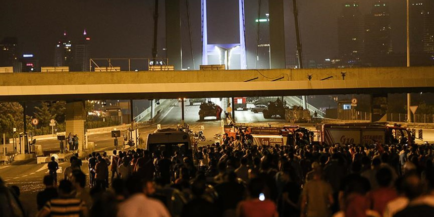 Bugün tüm dualar 15 Temmuz şehitleri için!