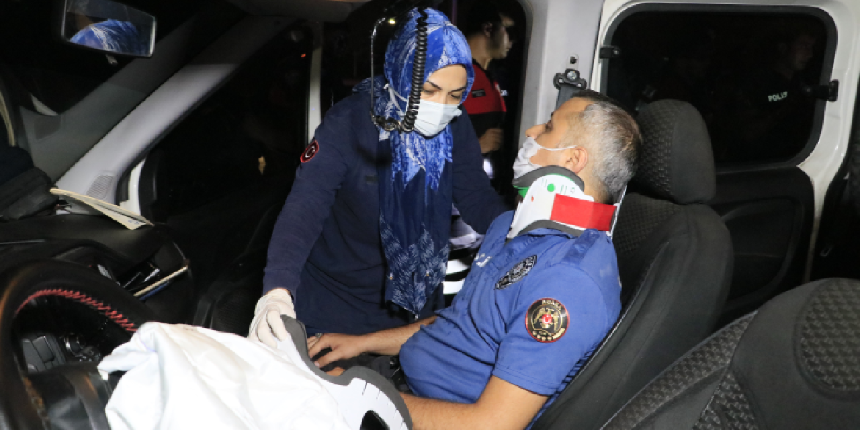 Polis aracı ile çarpıştı: 2’si polis 5 yaralı
