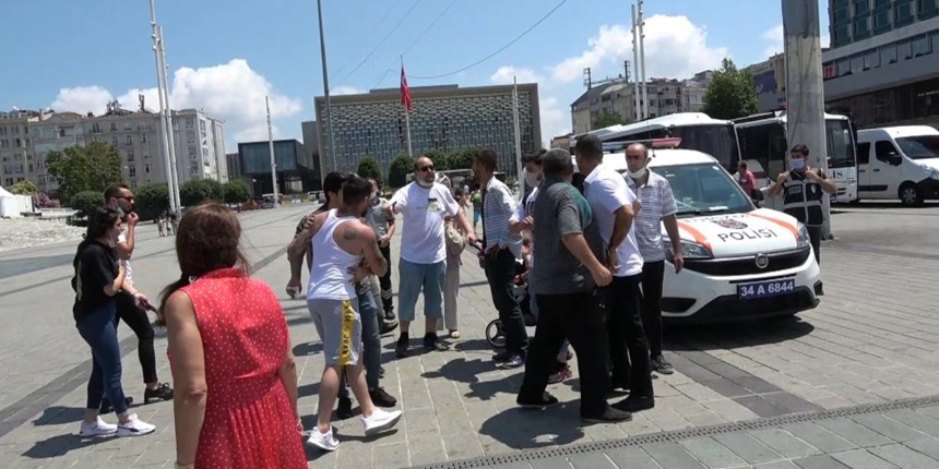 Taksim Meydanı’nda asansör kavgası! Birbirlerine girdiler...