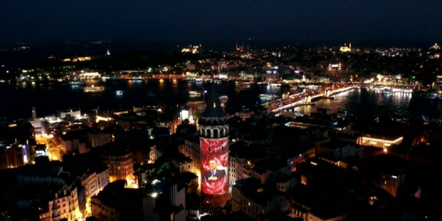 Galata ve Ayasofya’da 15 Temmuz gösterisi