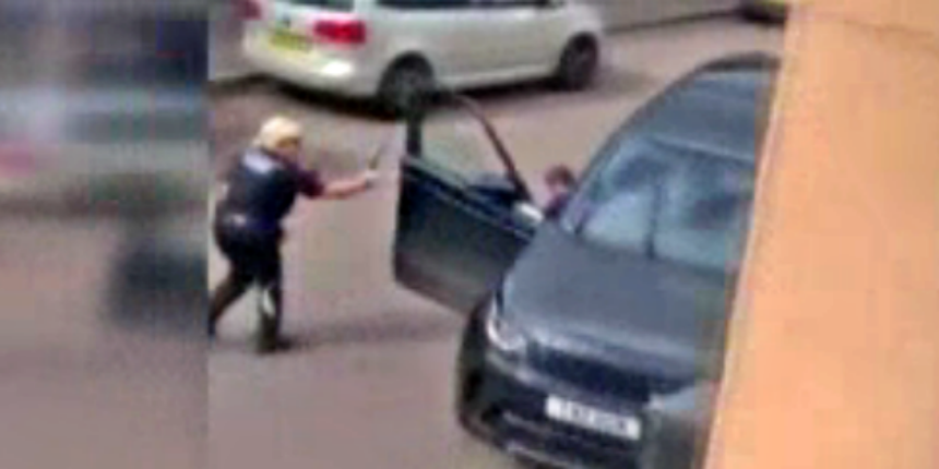 Rayların üzerinde kaçöaya başlayıp polise izini kaybettirdi!