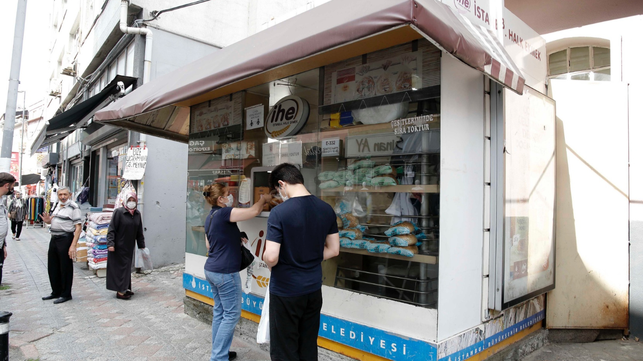 Halk Ekmek'te zamlı satış başladı: Çok kırıldık