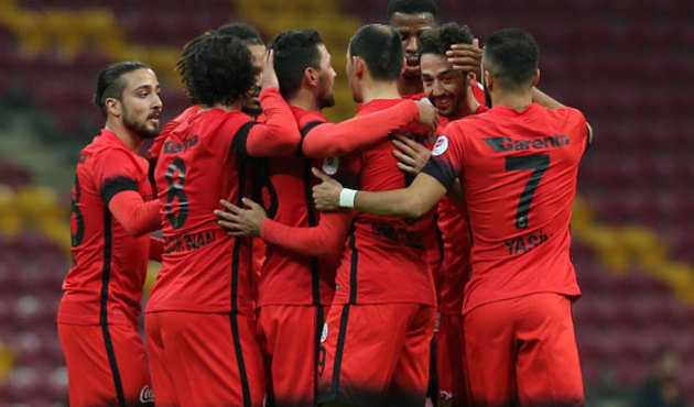 Galatasaray’da flaş gelişme: Geri dönüyor…