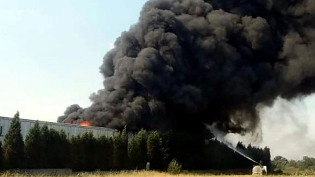 Tekirdağ'da geri dönüşüm fabrikasında yangın!