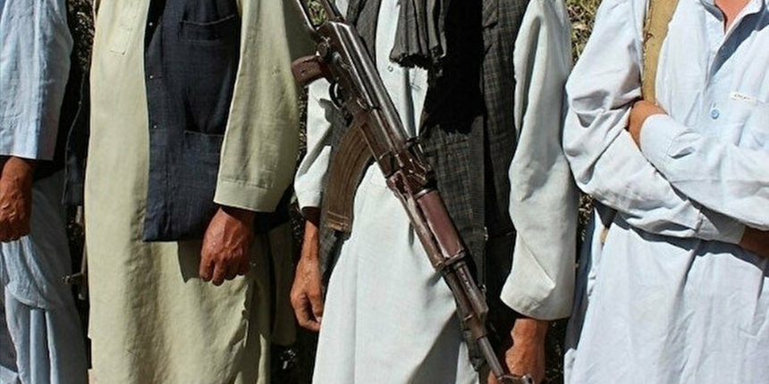 Afganistan güçleri kritik bölgenin kontrolünü Taliban'a karşı kaybetti!