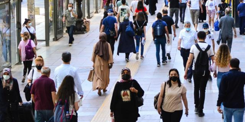 Bilim Kurulu üyesi aşılamaya dikkat çekerek uyardı: Kısıtlamalar geri dönebilir
