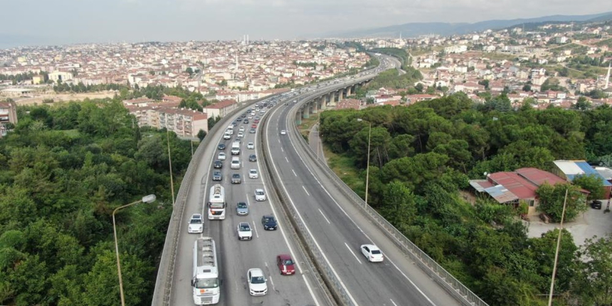 TEM Otoyolu’nda trafik durma noktasına geldi!