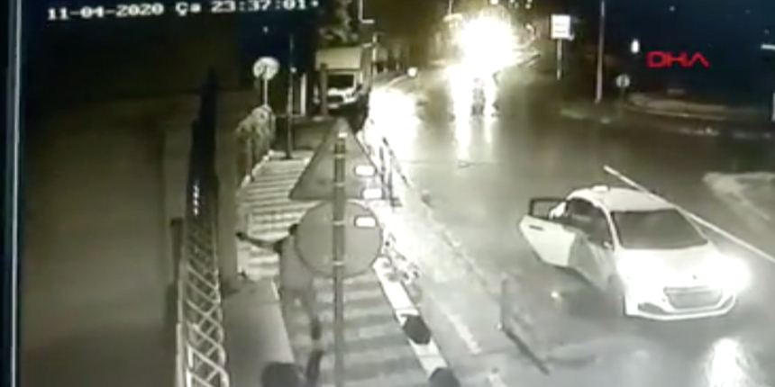 Siteyi kurşun yağmuruna tutup kaçtılar! Saniye saniye kameraya yansıdı.