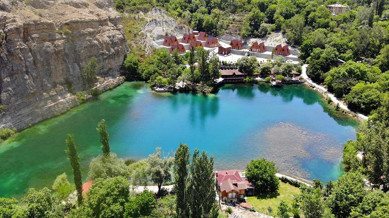 Saklı Cennet 'Yedigöller' eşsiz manzarasıyla görenleri büyülüyor