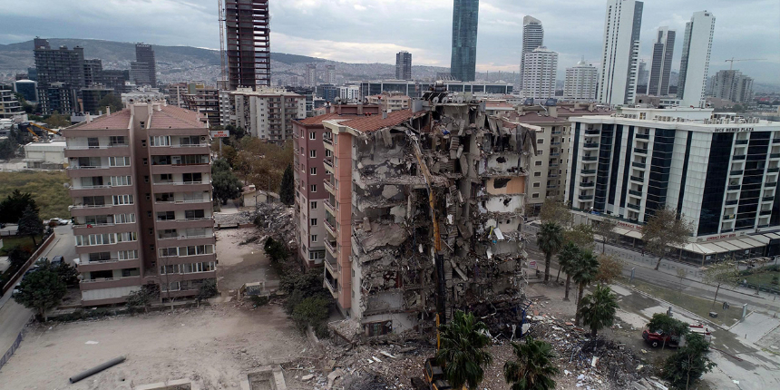 İzmir'deki depremler sonrası korkutan uyarı: "Daha büyük depremler üretmeye yatkın"