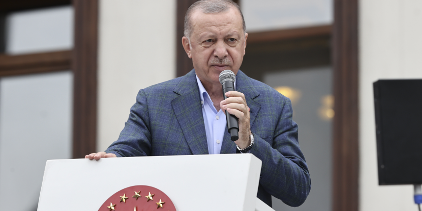 Cumhurbaşkanı Erdoğan Arhavi'de: Hak sahiplerine ödemeler en kısa zamanda yapılacak