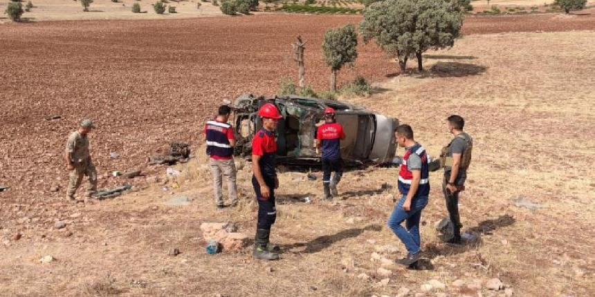 Otomobil takla attı: 2 asker hayatını kaybetti