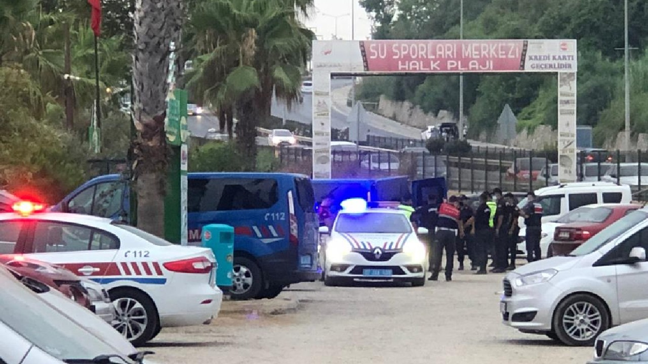 "Rahatsız etmeyin" uyarısına kızıp plajı savaş alanına çevirdiler