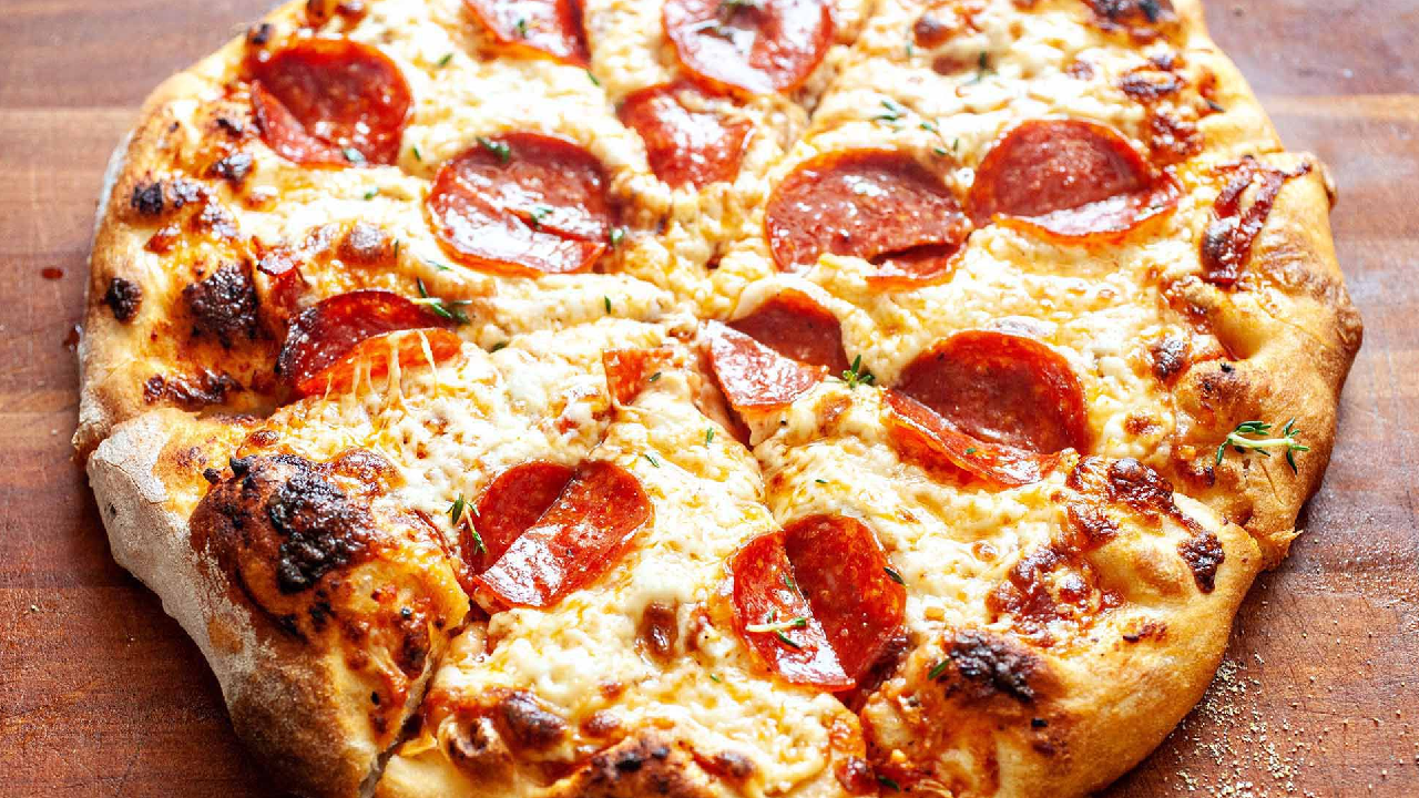Şaka gibi! Pizza için gardiyanları rehin aldılar