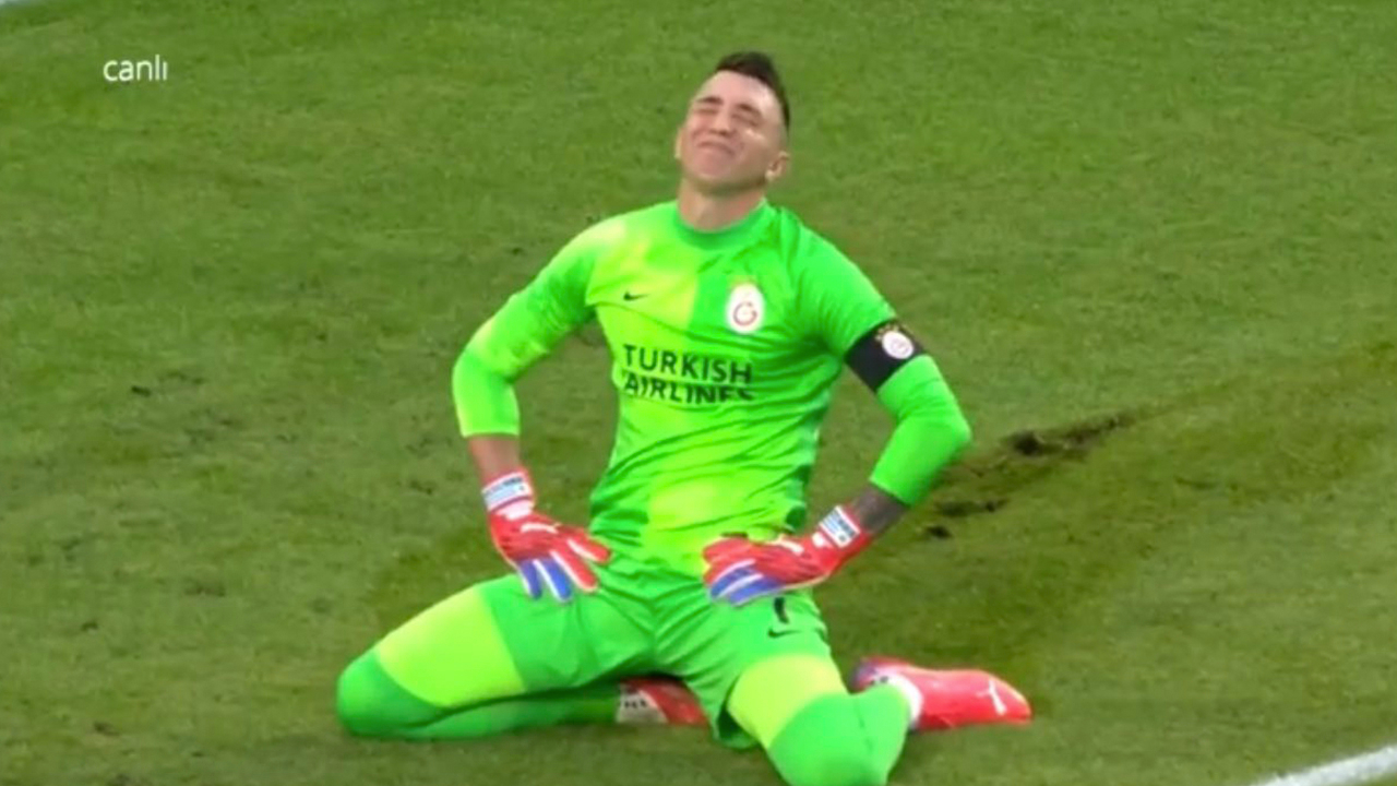 Maça damga vuran anlar: Muslera'dan büyük hata