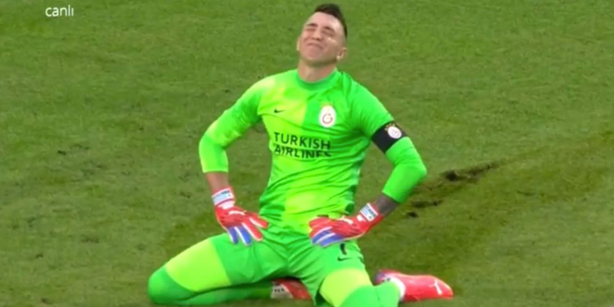 Maça damga vuran anlar: Muslera'dan büyük hata