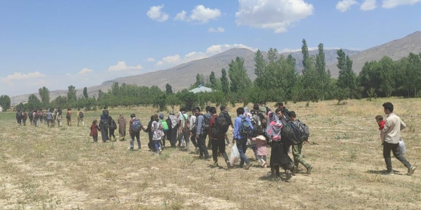 Düzensiz göçle mücadele sürüyor. 80 kişi yakalandı