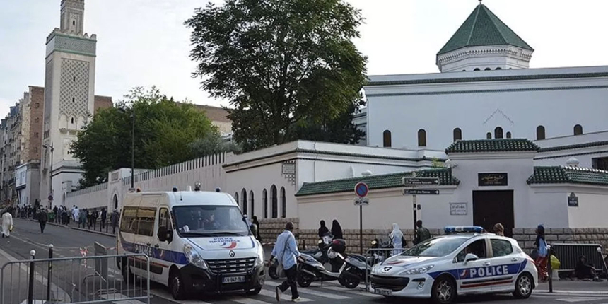 Fransa'da Müslümanlara yönelik tepki çeken bir karar daha: Bakan, imamların görevine son verdi