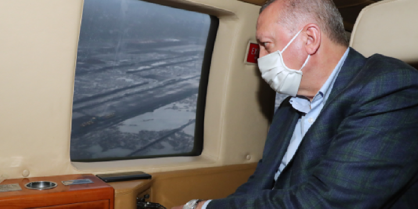 Cumhurbaşkanı Erdoğan'ın helikopteri sağanağa yakalandı! Rize'ye iniş yaptı