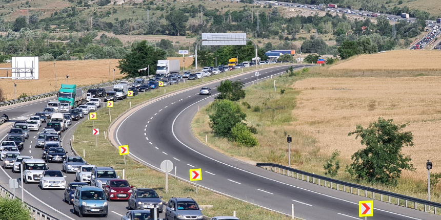 Karadeniz'den İstanbul'a dönüş çilesi! 70 kilometreden fazla araç kuyruğu oluştu