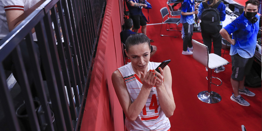 Cumhurbaşkanı Erdoğan Çin'i mağlup eden milli voleybolcuları tebrik etti