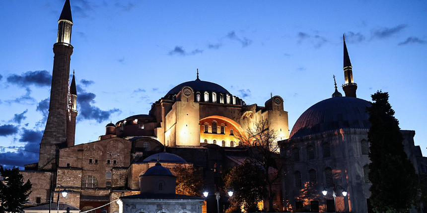 Ayasofya-i Kebir Cami-i Şerifi'nin ibadete açılmasının üzerinden bir yıl geçti