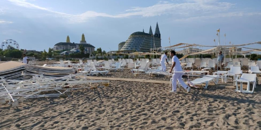 Antalya'da hortum sahili vurdu: 6 yaralı