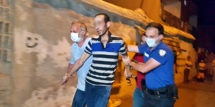 Uyuşturucu kullanıp annesini, eşini ve 5 çocuğunu rehin aldı: Serbest!