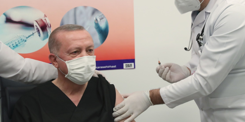 AK Partili Yavuz, aşı karşıtı vatandaşlara seslendi: Cumhurbaşkanı'mız üç doz aşı oldu
