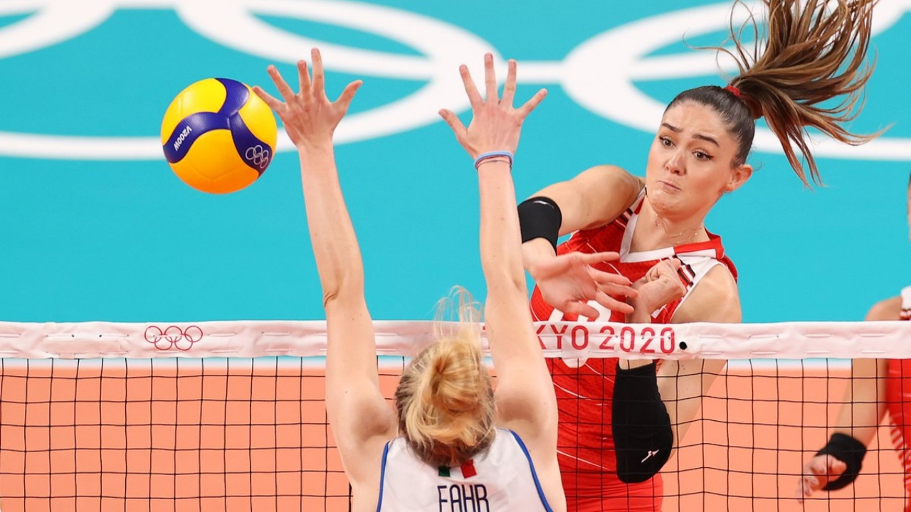 A Milli Kadın Voleybol Takımı, Tokyo 2020'deki 2. maçında İtalya'ya 3-1 mağlup oldu