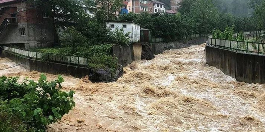 Meteoroloji açıkladı: Karadeniz'de şiddetli yağış bugün de sürecek