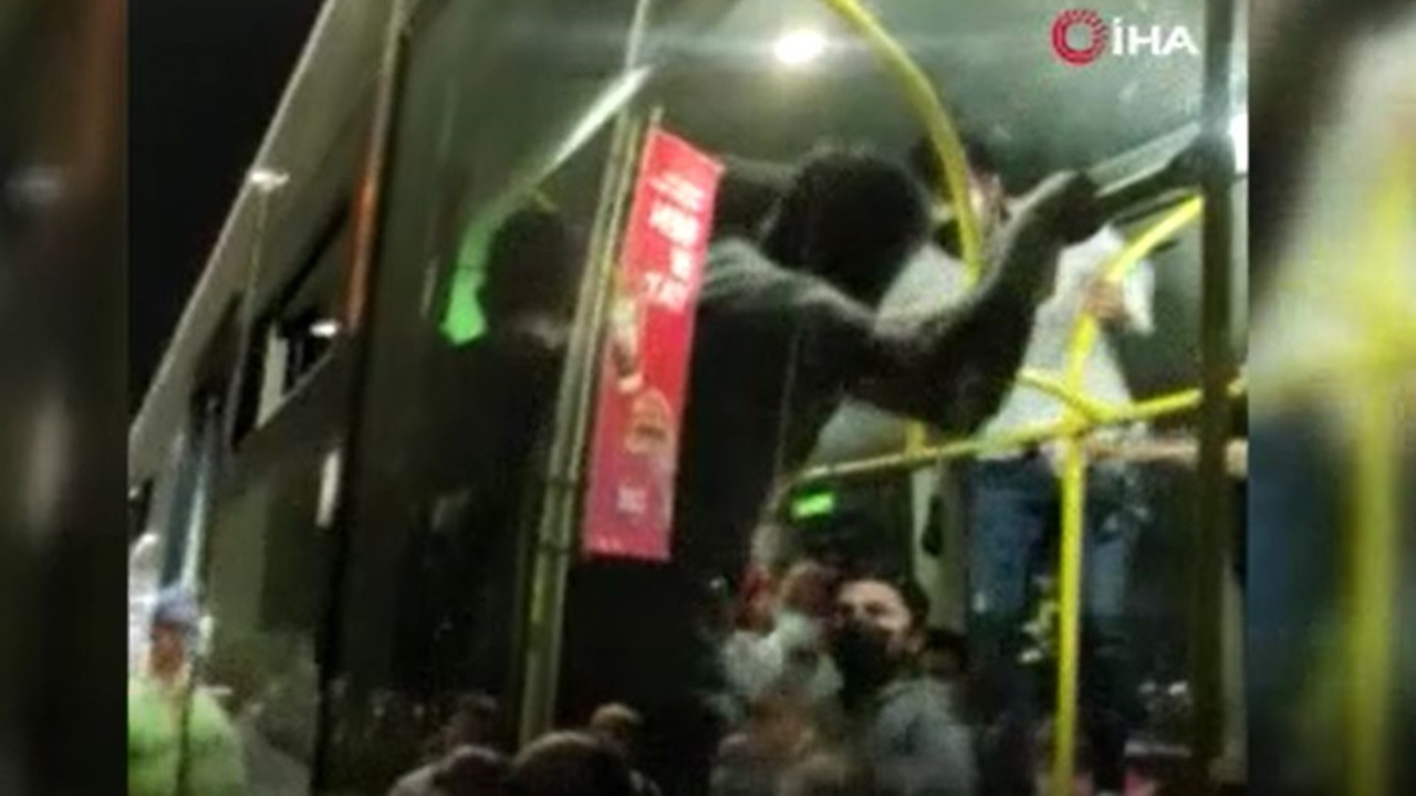 Otobüste tekmeli-yumruklu maske kavgası!