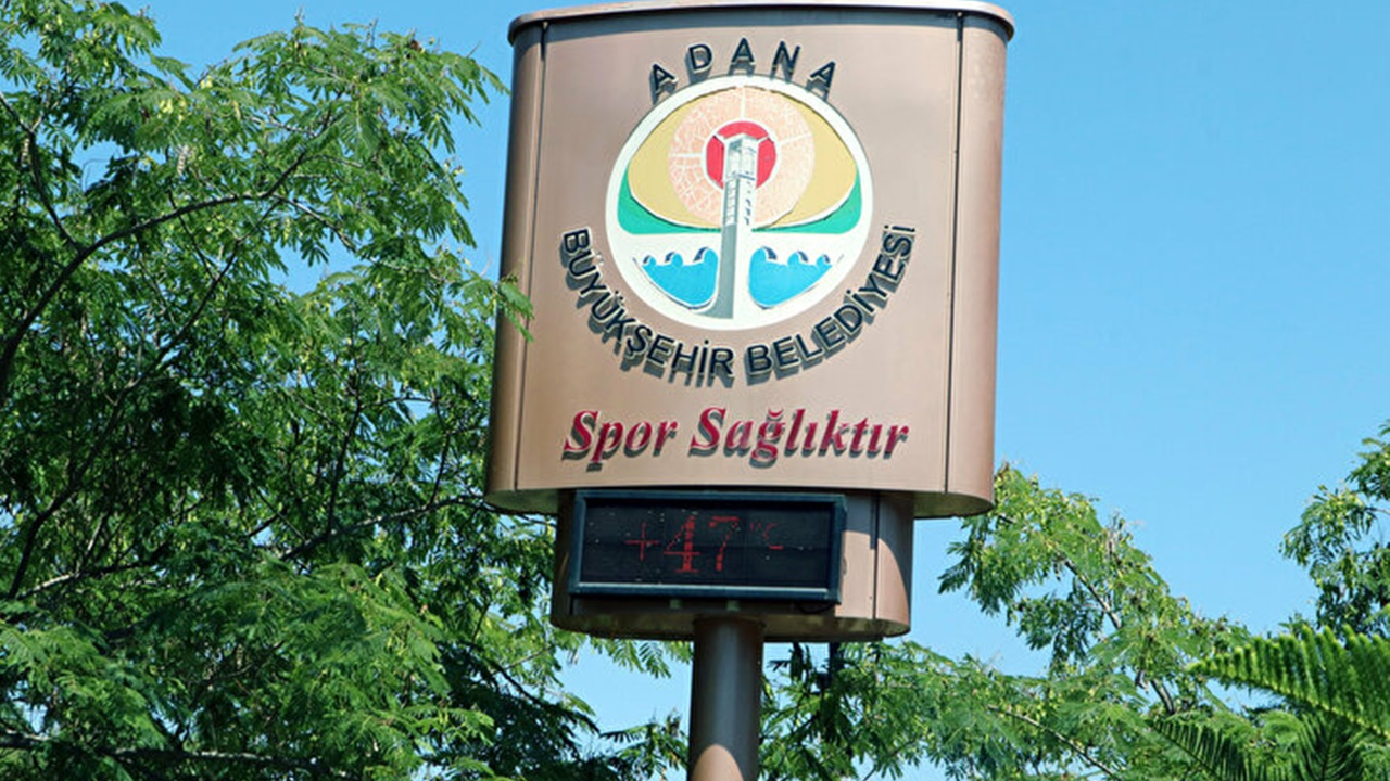 Adana adeta yanıyor: Termometreler 47 dereceyi gösterdi