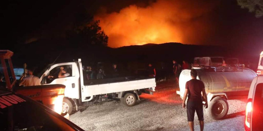 PKK'lı teröristlere yakın hesaplar orman yangınlarını üstlenen paylaşımlar yaptı