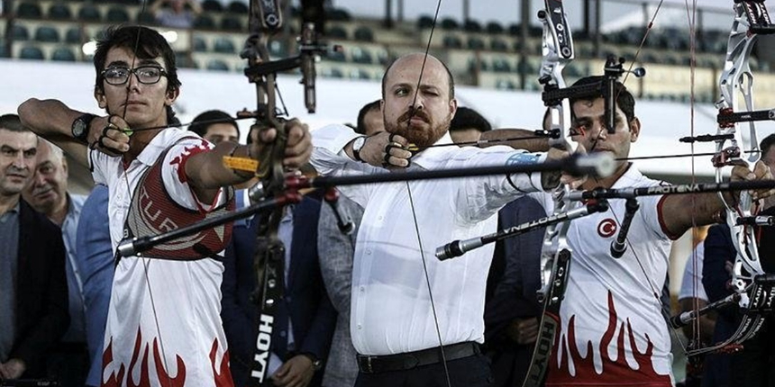 Mete Gazoz altın aldı, Bilal Erdoğan gündem oldu!