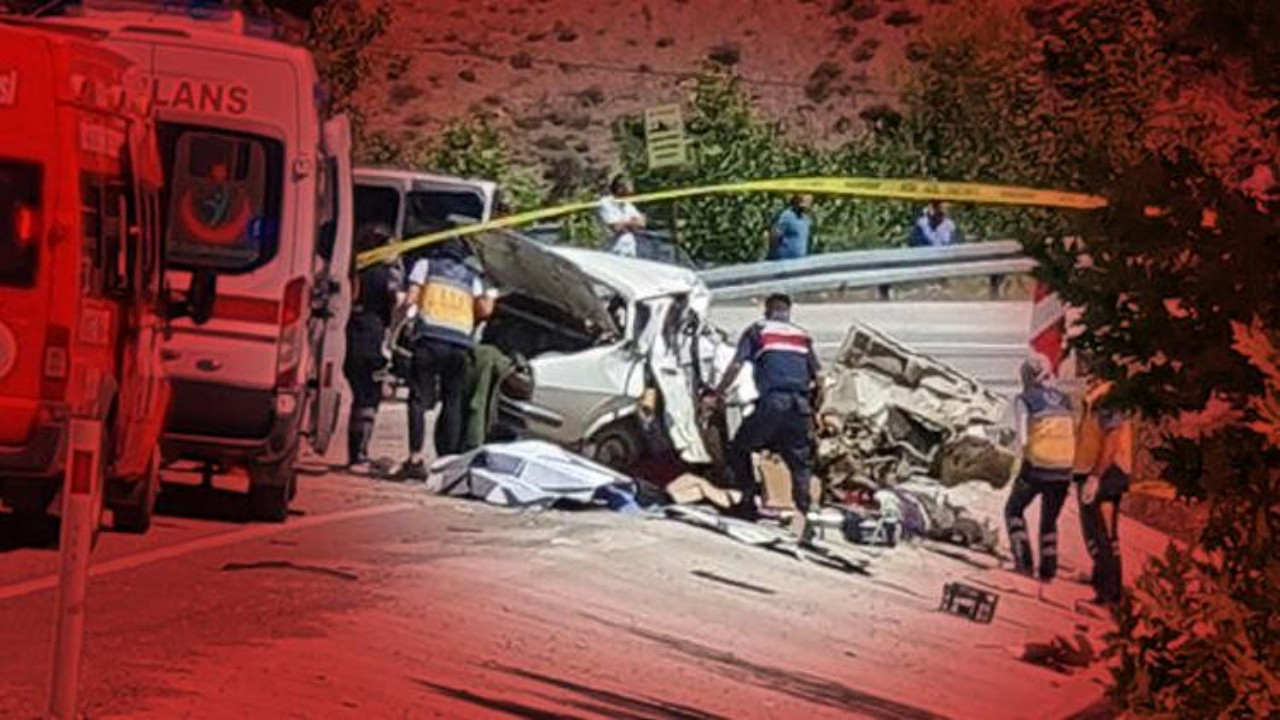 Adana'da düğün yolunda felaket: Aynı aileden 1'i çocuk 5 kişi hayatını kaybetti!